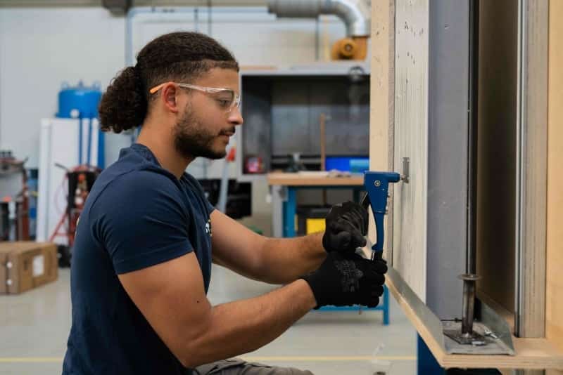 Omscholingstraject zonwering techniek bij Vakwijs