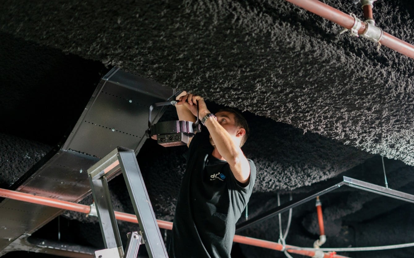 Het verschil tussen een zij-instromer via Strevon of een monteur via een uitzendbureau